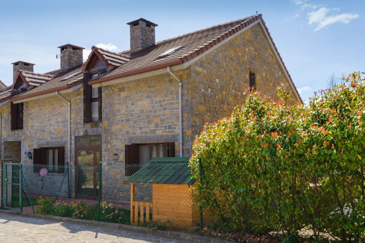 Casa Con Jardin En Hecho Villa Exteriör bild